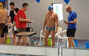 Denis se classe 1er au 50 NL en C8 et 3ème des 50 dos et 50 brasse