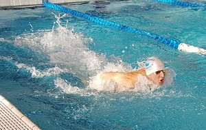 Olivier termine 1er au 50 papillon et 400 4N en C5, 2ème sur 800 et 1500 NL